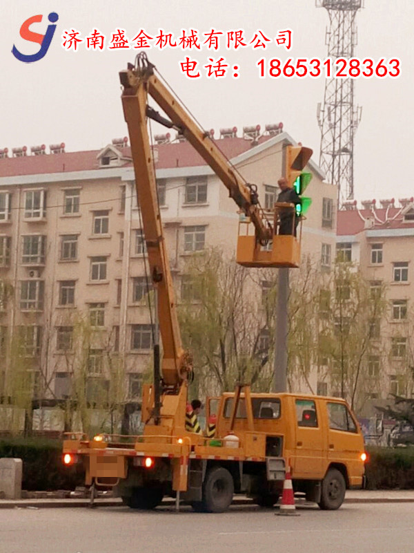 修路燈時(shí)我們要用哪種升降機(jī)呢?(圖3) \